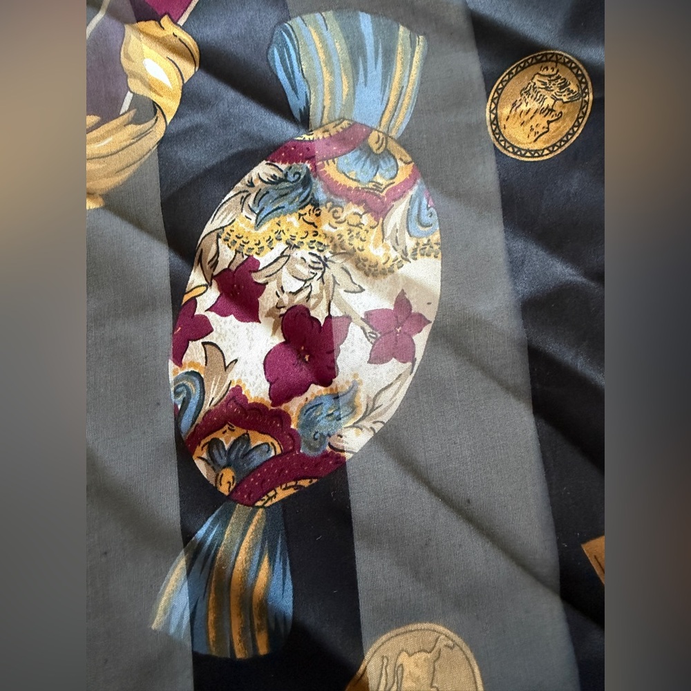 🖤💛👑BILL BLASS Pure Silk Large Square Scarf NEW - Picture 5 of 7